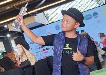 Host Cilik Azam Sejiwa Bersinar di Festival Lomba Menyanyi 2025