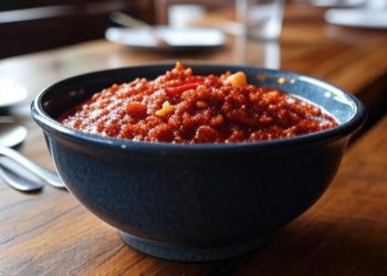 Ini 6 Bahaya Makanan Pedas Berlebihan yang Wajib Anda Tahu